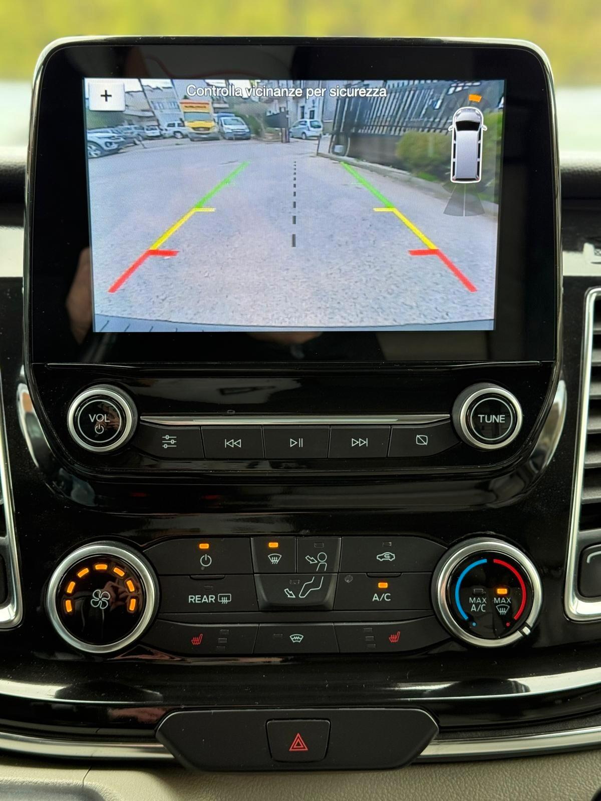 Ford Tourneo Custom 2.0 TDCi 130CV automatico 8 POSTI Titanium