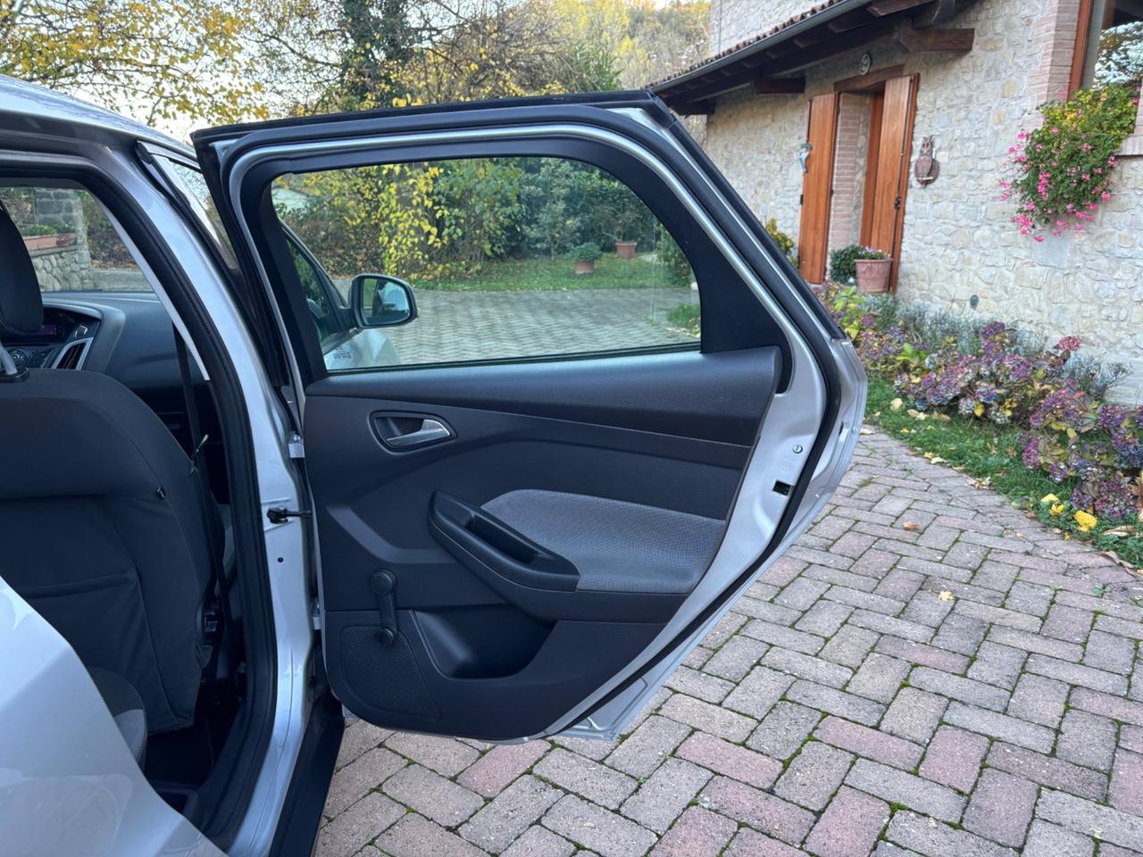 Ford Focus 1.6 TDCi 115 CV SW AUTO SOLO PER OPERATORI DEL SETTORE.