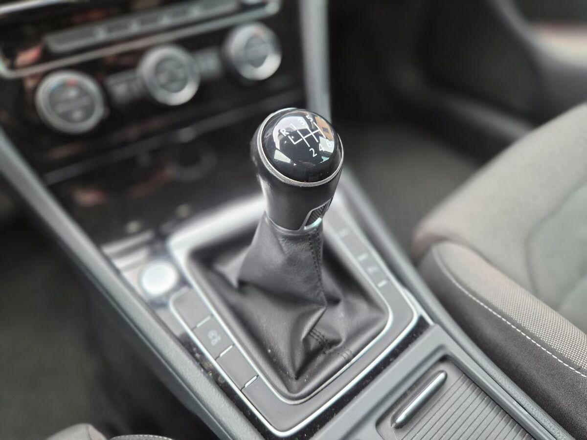 Volkswagen Golf 1.5 tgi Highline 130cv