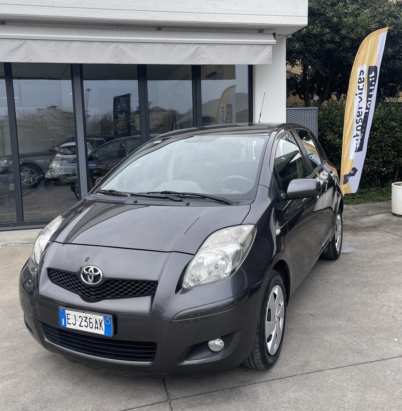 Toyota Yaris 1.0 5 porte
