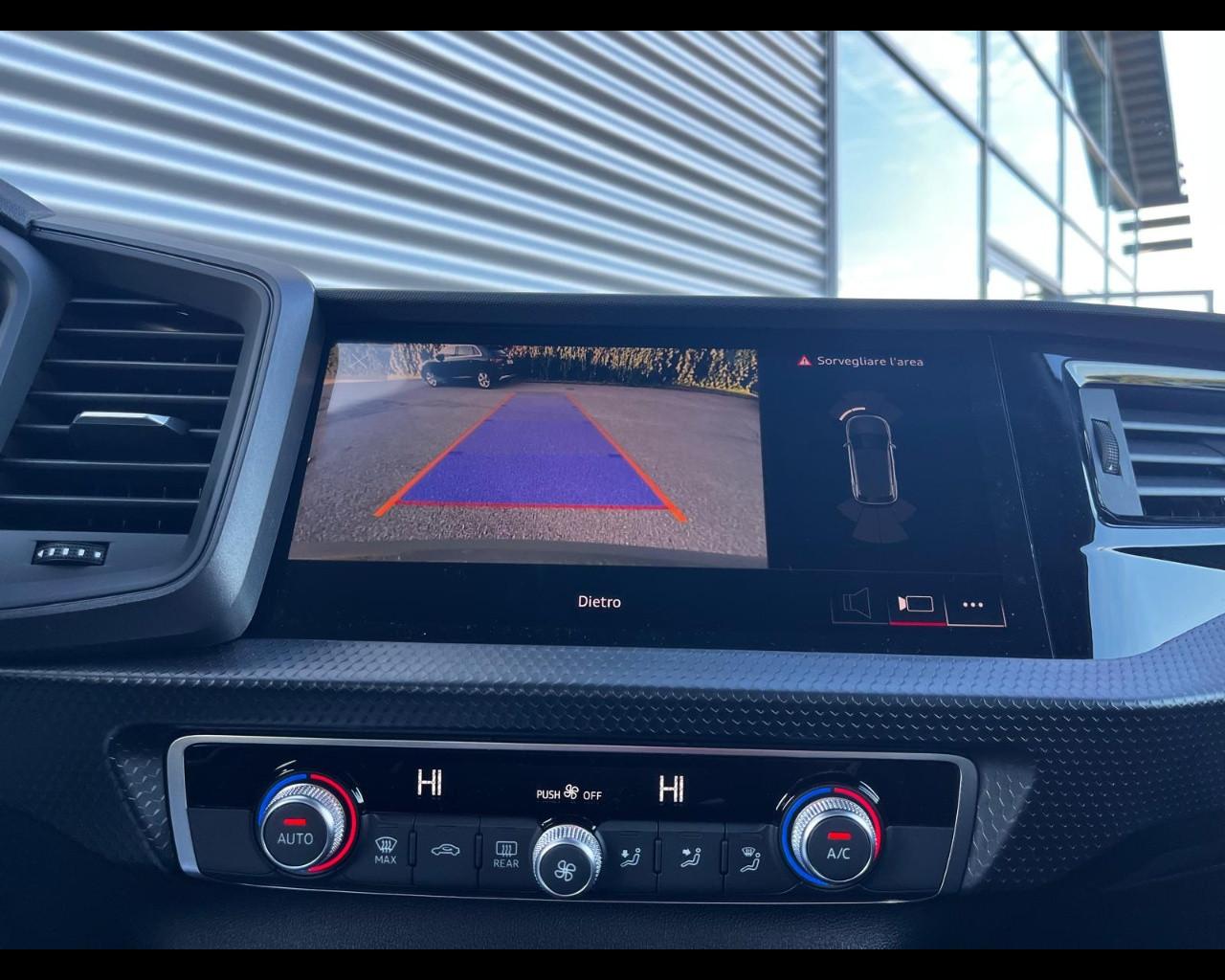 AUDI A1 ALLSTREET 30 TFSI S-TRONIC IDENTITY CONTRAST