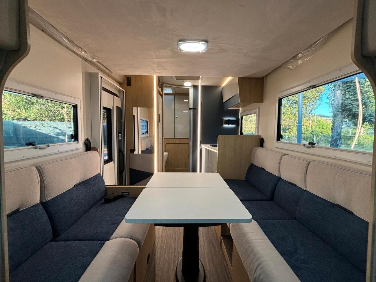 Ci International Horon 30 XT camper