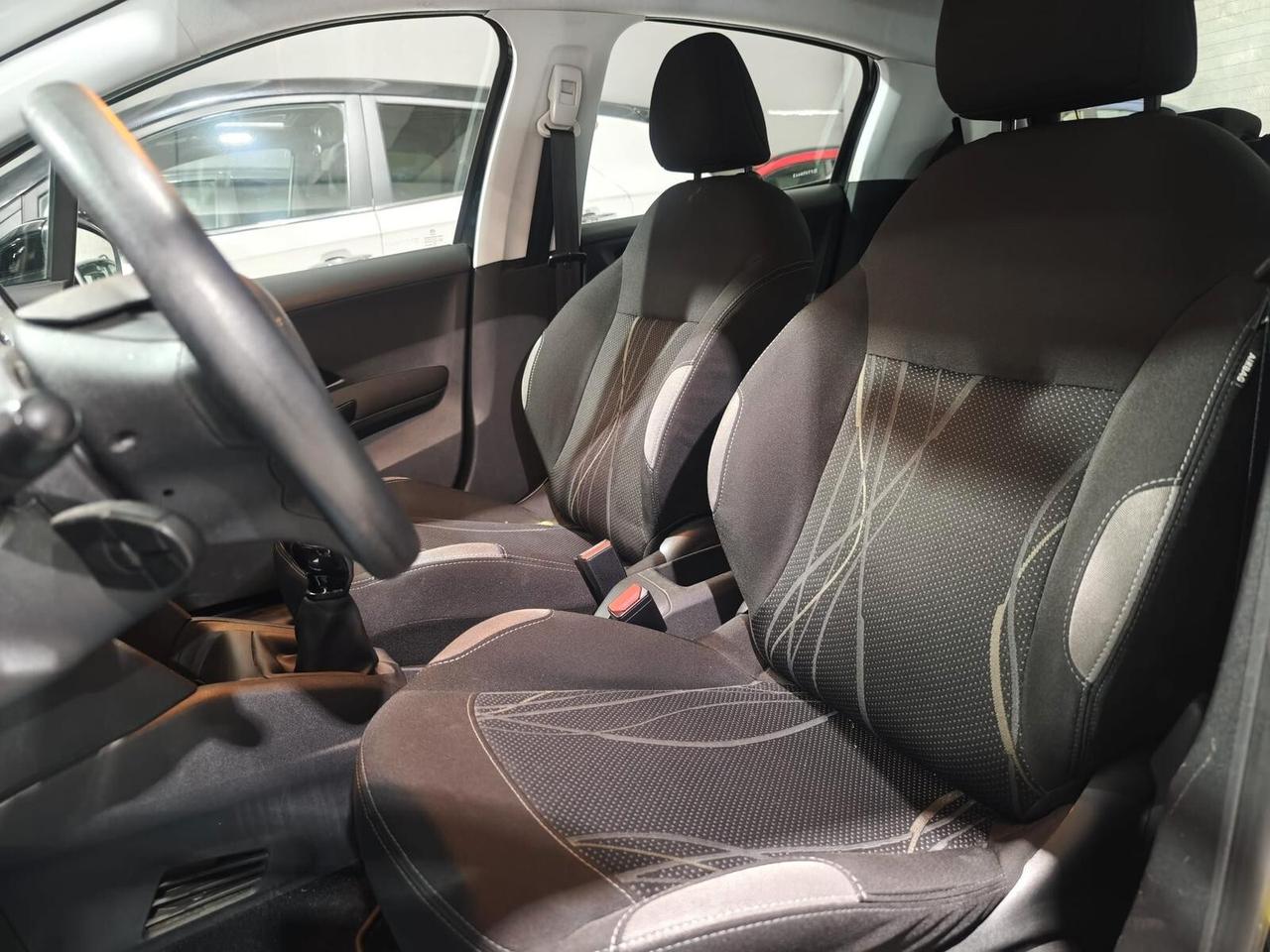 Peugeot 208 Diesel 5 Posti 100.000 Neopatentati