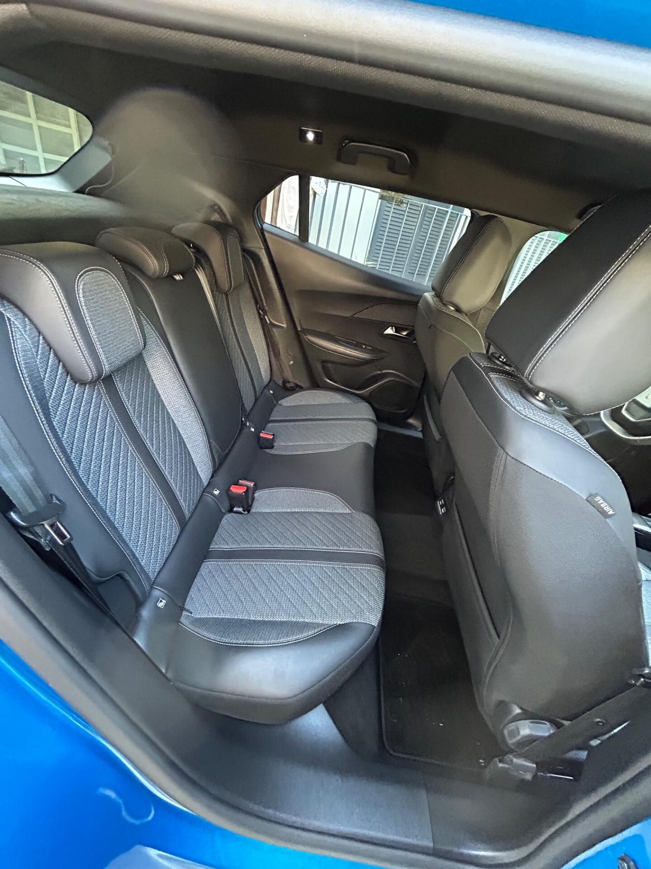 Peugeot 2008 BlueHDi 130 S&S EAT8 Allure Pack