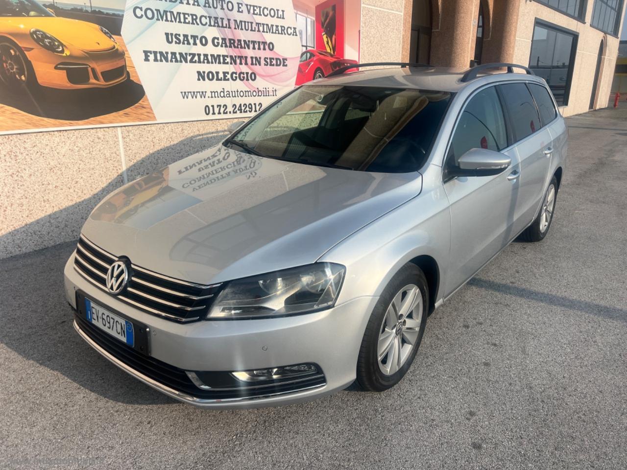 VOLKSWAGEN Passat Var. 2.0 TDI Highline BlueM.Tech NAVIGATORE TAGLIANDI VW