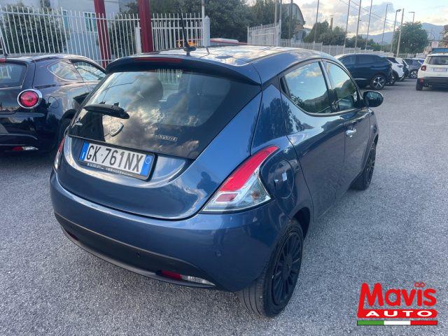 LANCIA Ypsilon 1.0 FireFly 5 porte S&S Hybrid Ecochic Silver