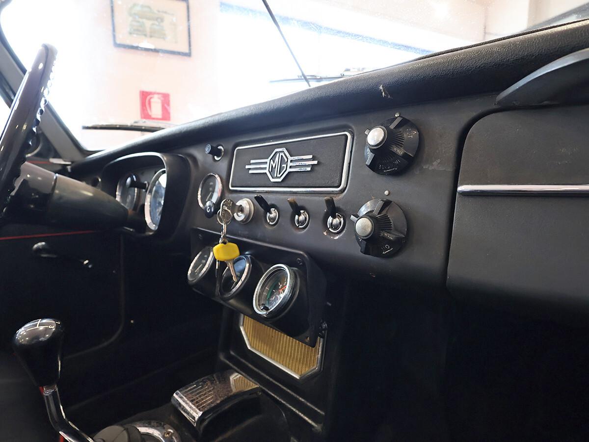 Mg MGB B ASI con CRS 1963