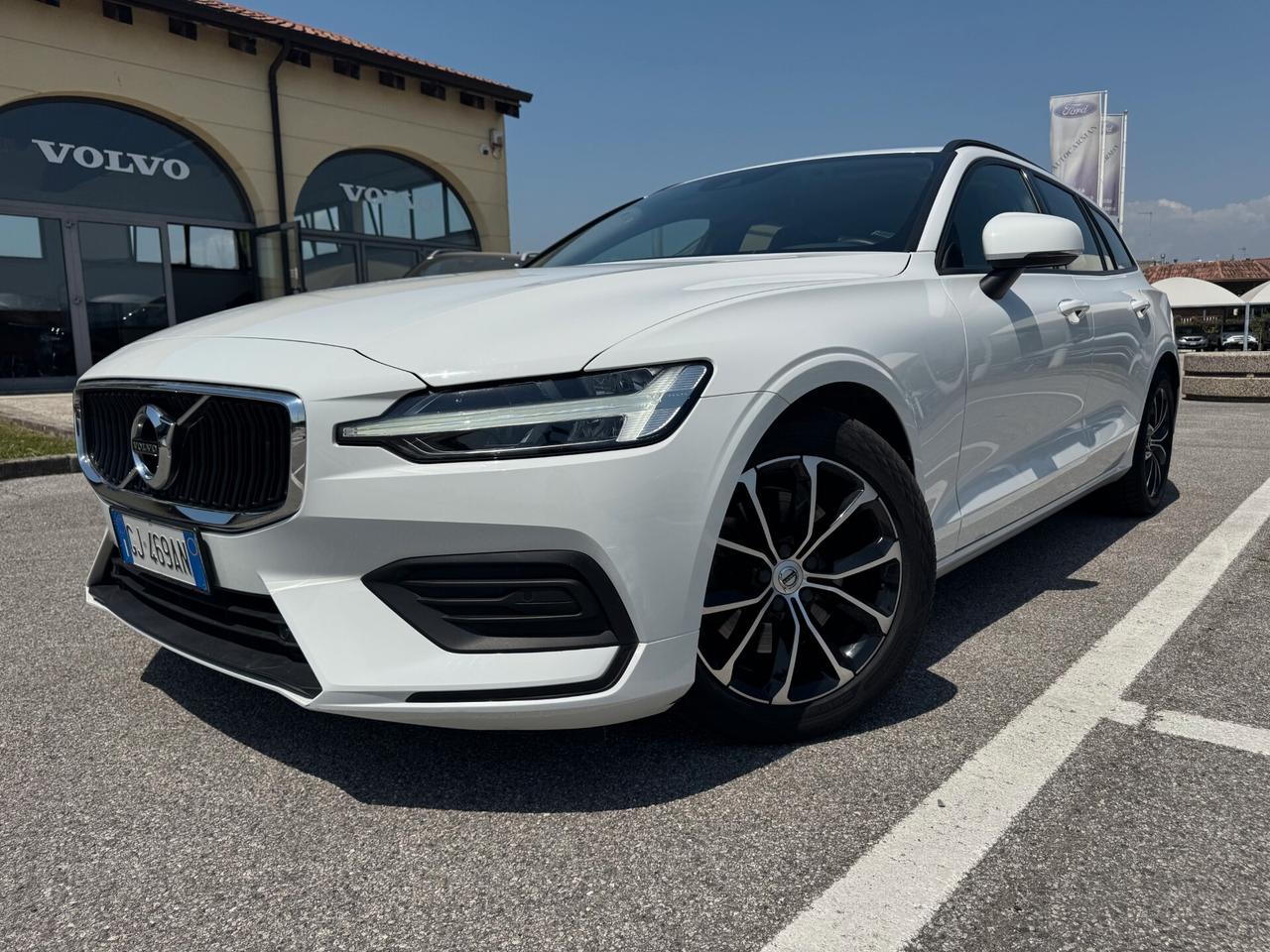 Volvo V60 B4 (Diesel/Hybrid) Automatico Momentum Bsn.