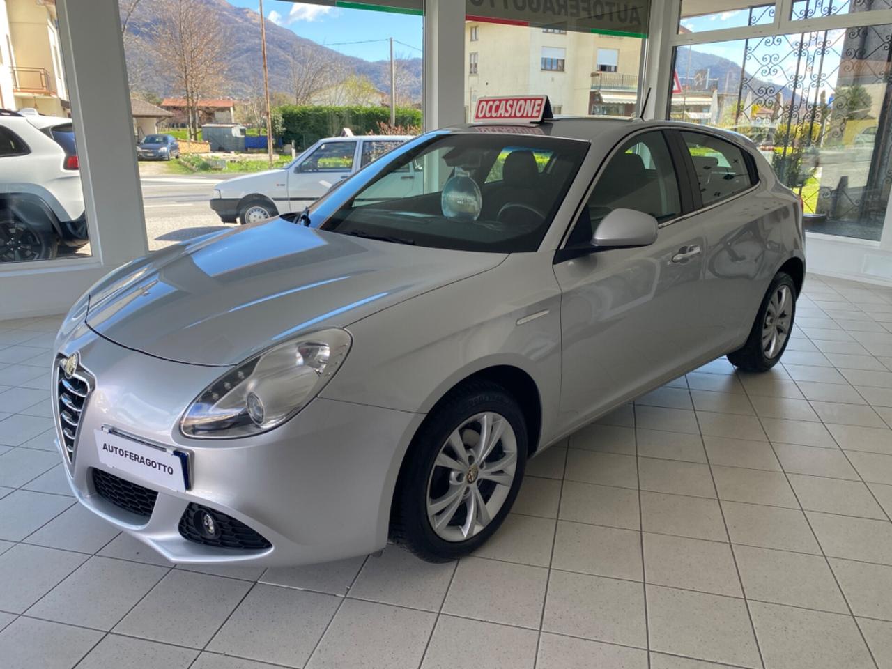 Alfa Romeo Giulietta 1.6 JTDm x neo patentati