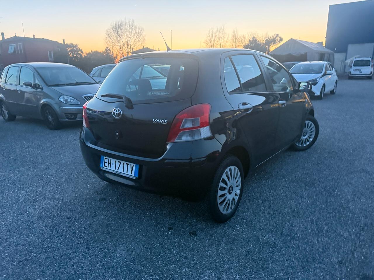 Toyota Yaris 1.0 5 porte Sol