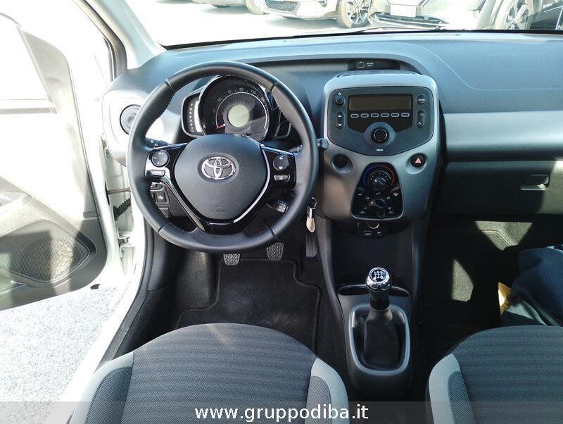 Toyota Aygo II 2018 5p 5p 1.0 x-business 72cv