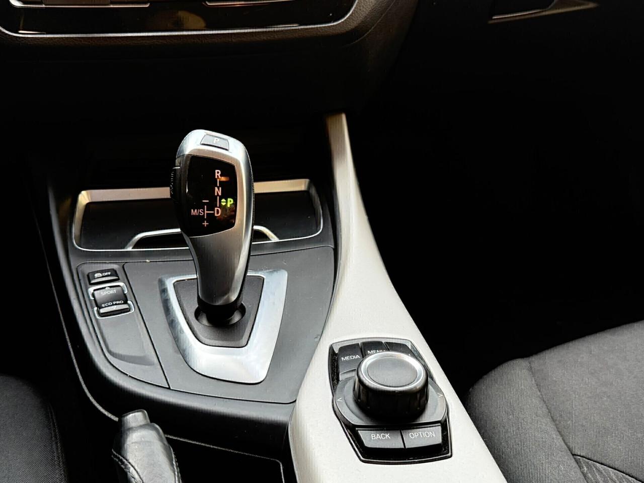 Bmw 118d 5p. Advantage cambio aut.