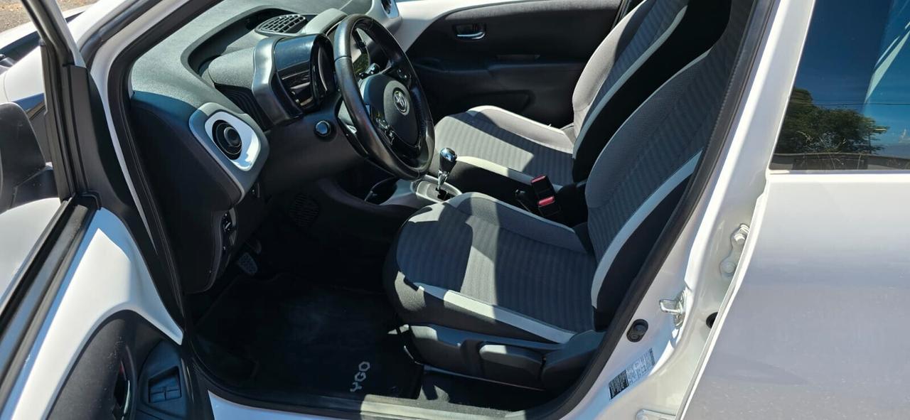 Toyota Aygo Connect 1.0 VVT-i 72CV 5 porte x-business MMT