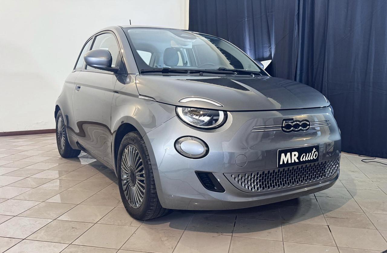 Fiat 500e 3+1 42 kWh Icon +