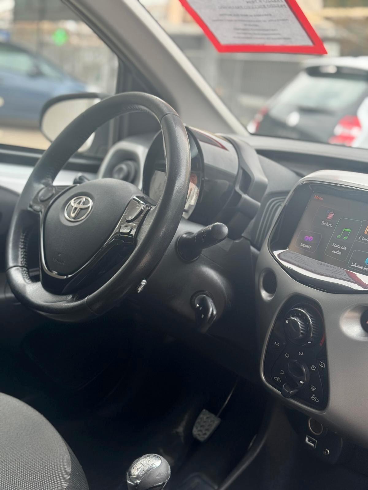 Toyota Aygo 1.0 VVT-i 69 CV 5 porte x-cool