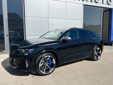 Audi RSQ8 performance possibilità noleggio no scoring