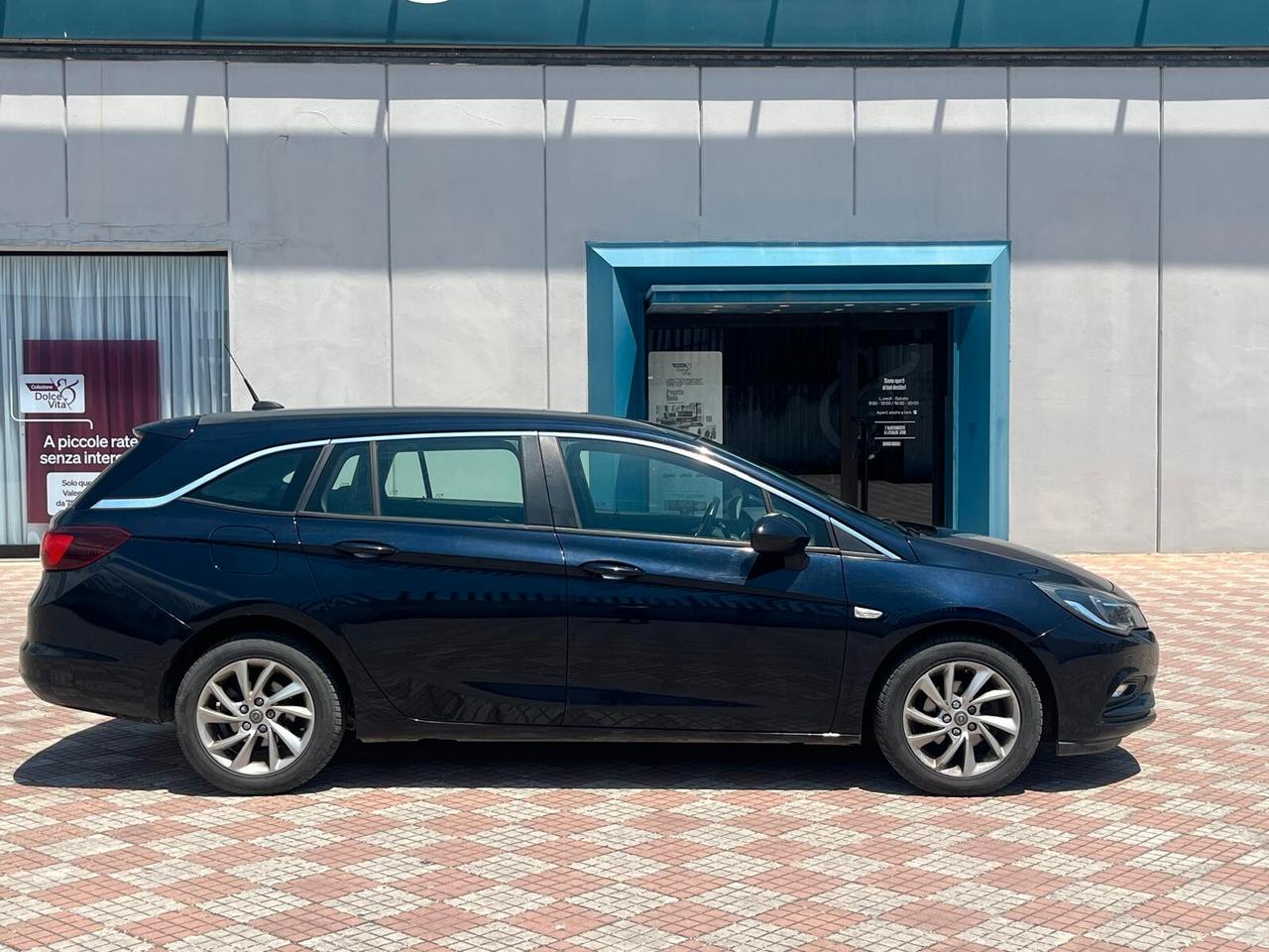 Opel Astra 1.6 CDTi 110CV Start&Stop Sports Tourer Business Ideale per Famiglia e Lavoro