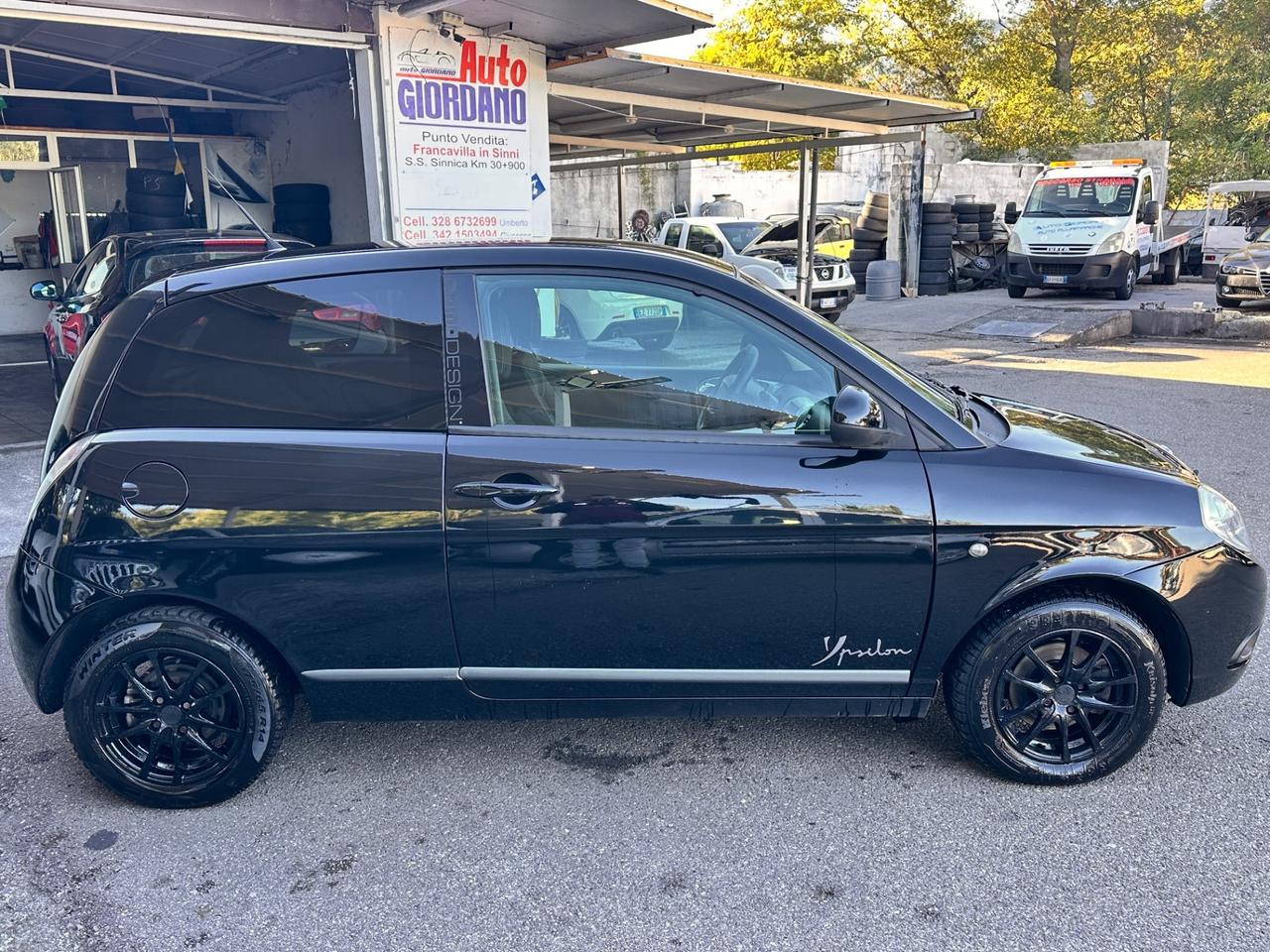 Lancia Ypsilon 1.3 MJT 90 CV MomoDesign