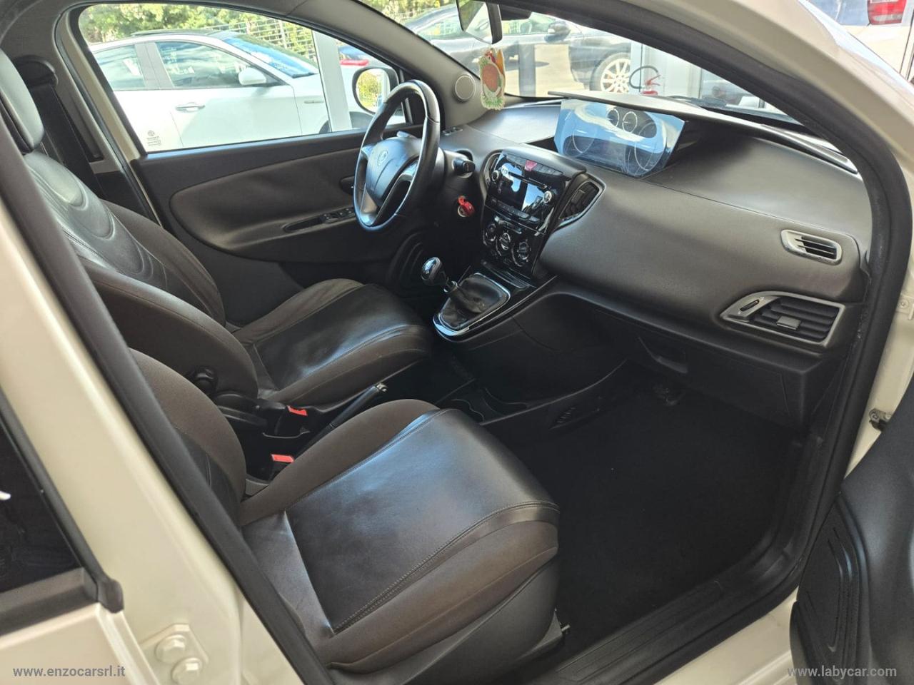 LANCIA Ypsilon 1.3 MJT 95 CV 5p. S&S Platinum TETTO APRIBILE