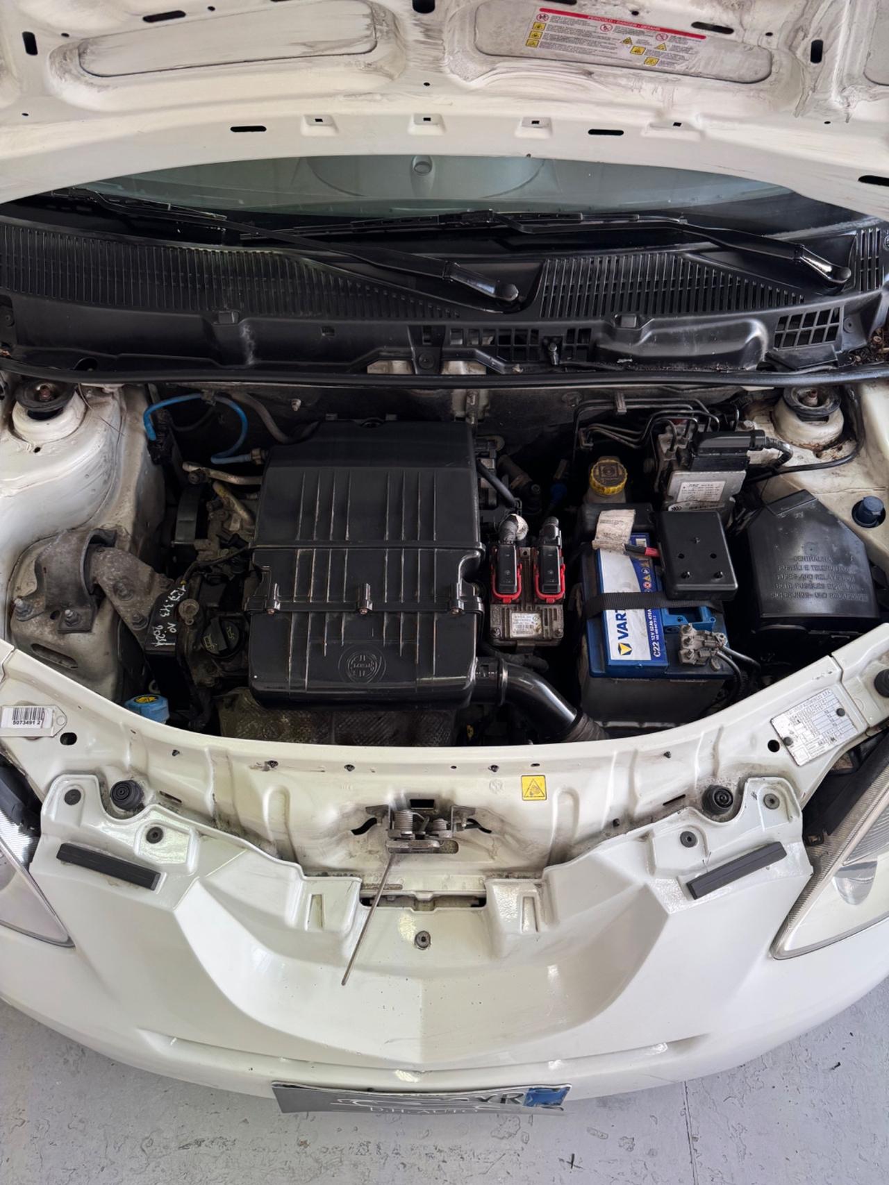 Lancia Ypsilon 1.2 69 CV Unyca