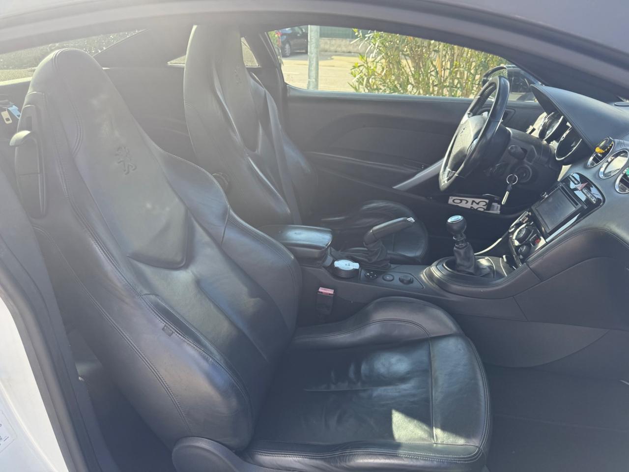 Peugeot RCZ 2.0 HDi 163CV Black Yearling-2010-
