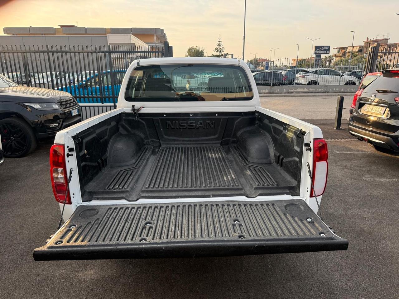 Nissan Navara 2.5 dCi 190CV 4 porte doppia cabina