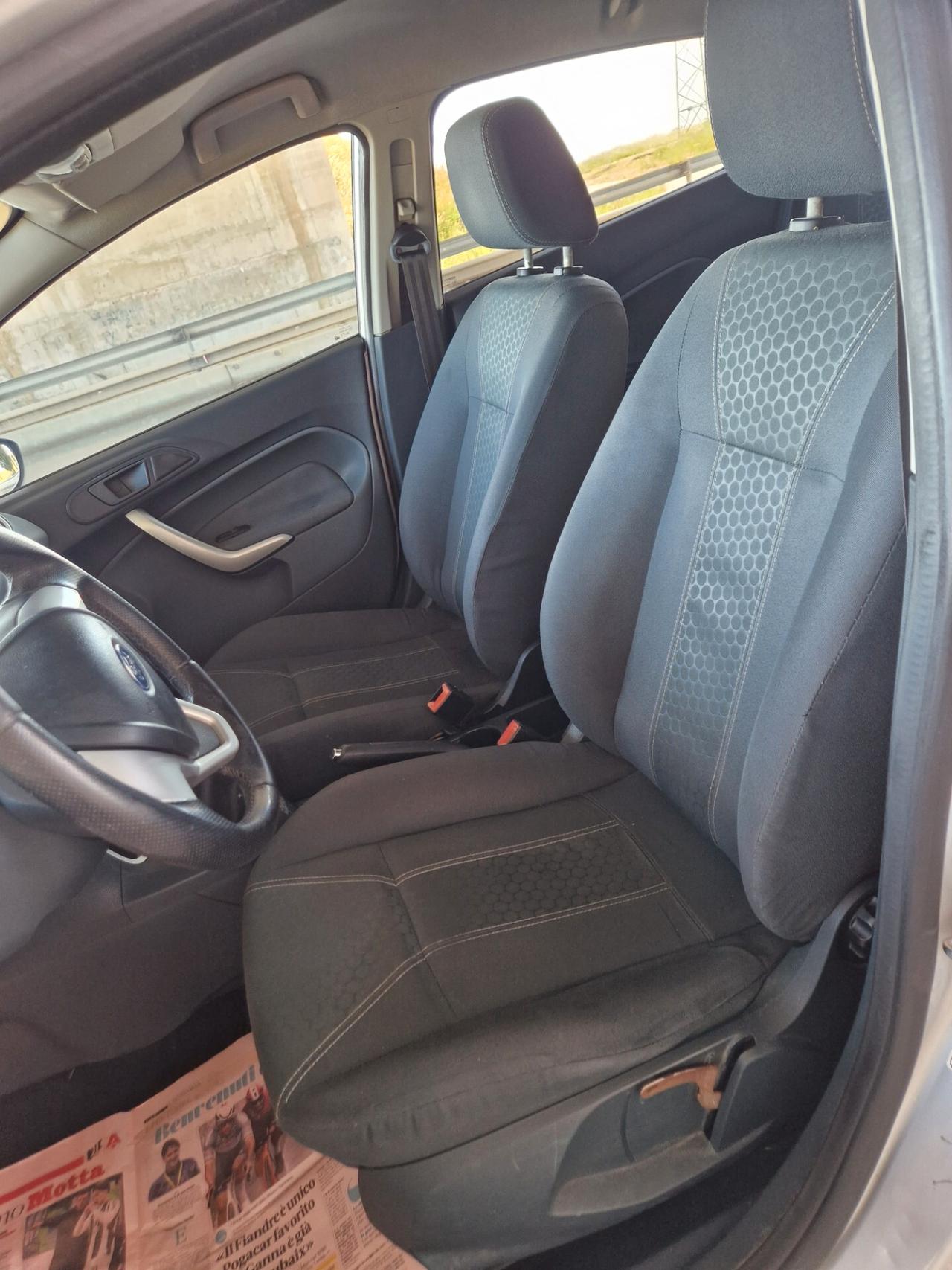 Ford Fiesta 1.6 TDCi 90CV 5 porte DPF Titanium