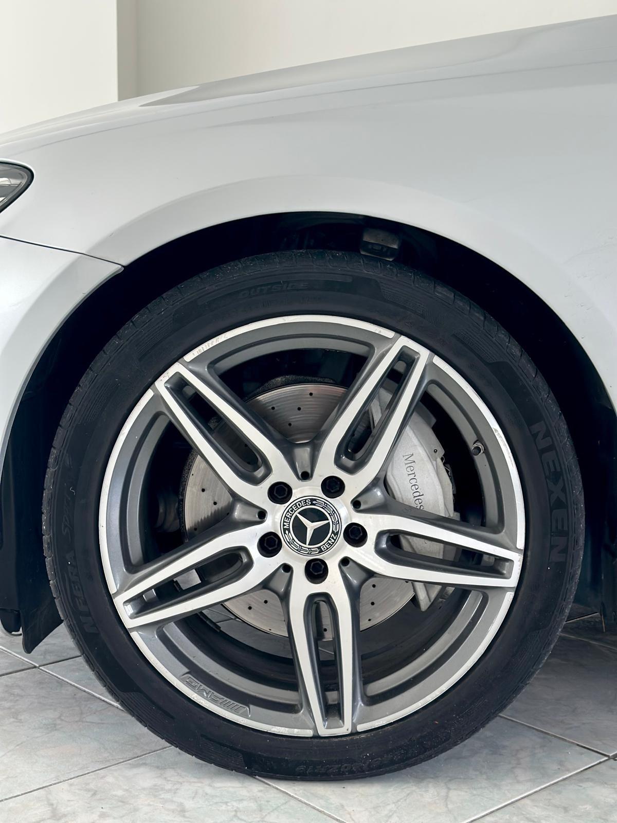 Mercedes-benz E 200 AMG