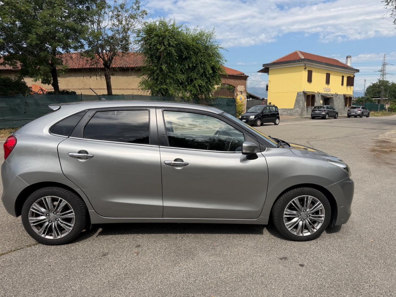 Suzuki Baleno 1.2 Hybrid B-Top