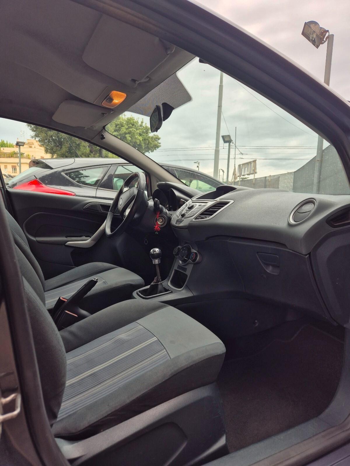 Ford Fiesta 1.4 5 porte Bz.- GPL Titanium