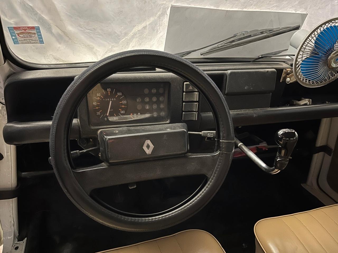 Renault R 4 850
