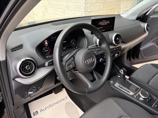 AUDI Q2 30 TDI S tronic Admired Advanced COCKPIT