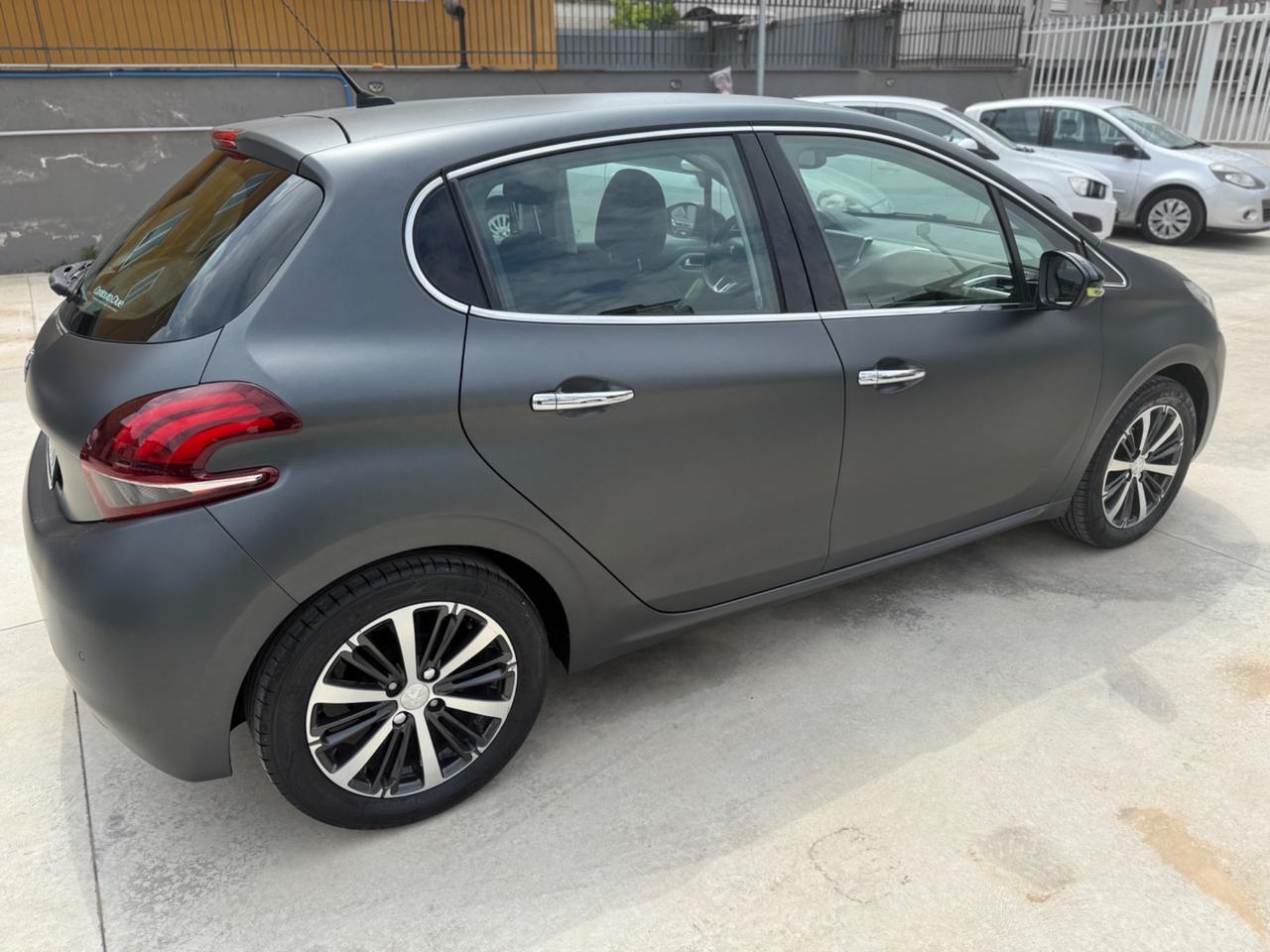 Peugeot 208 PureTech 82 5 porte Allure