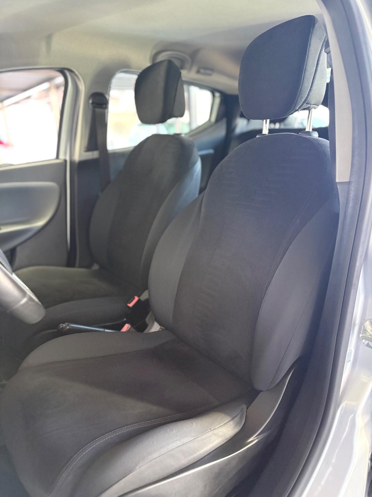 Lancia Ypsilon Gold GPL
