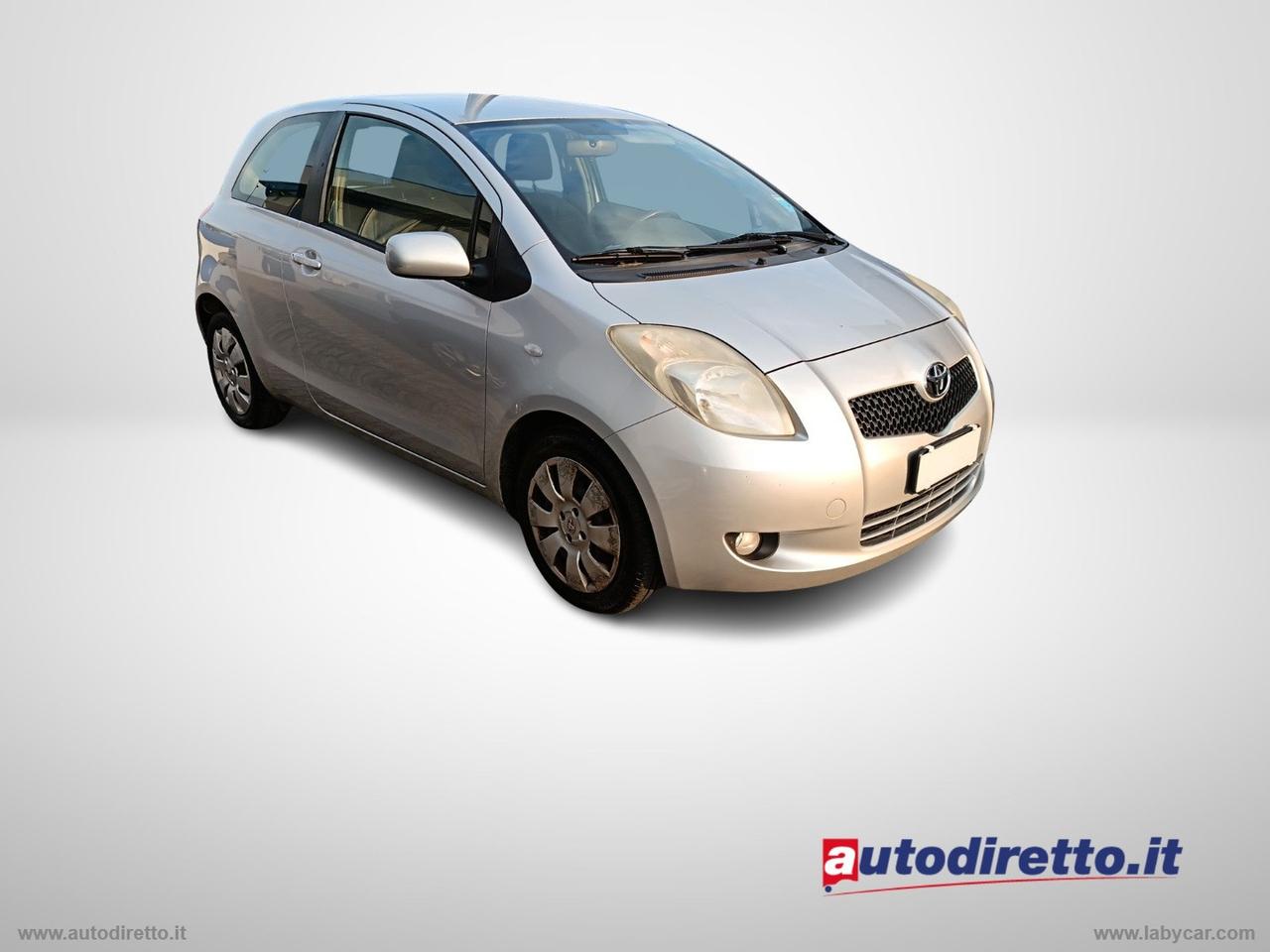 TOYOTA Yaris 1.3 3p. Sol