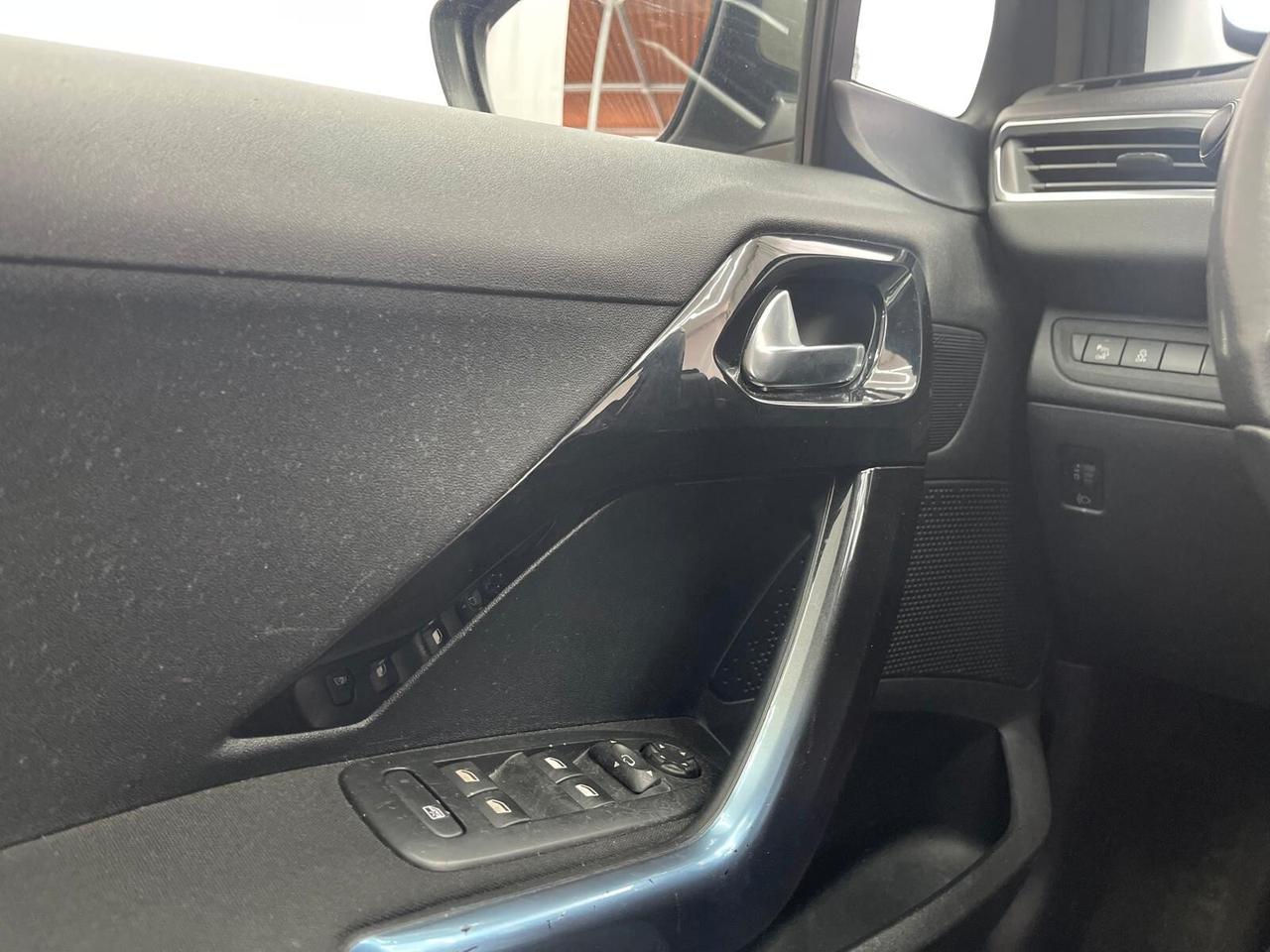 Peugeot 208 ALLURE 1.2 BENZINA 5 PORTE FINANZIABILE SENZA BUSTA