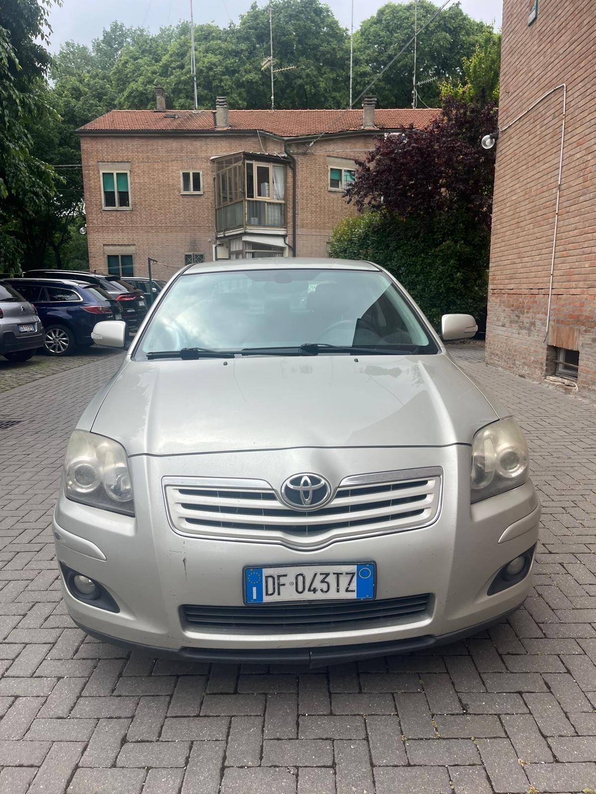 Toyota Avensis 2.0 D-4D 16V Station Wagon