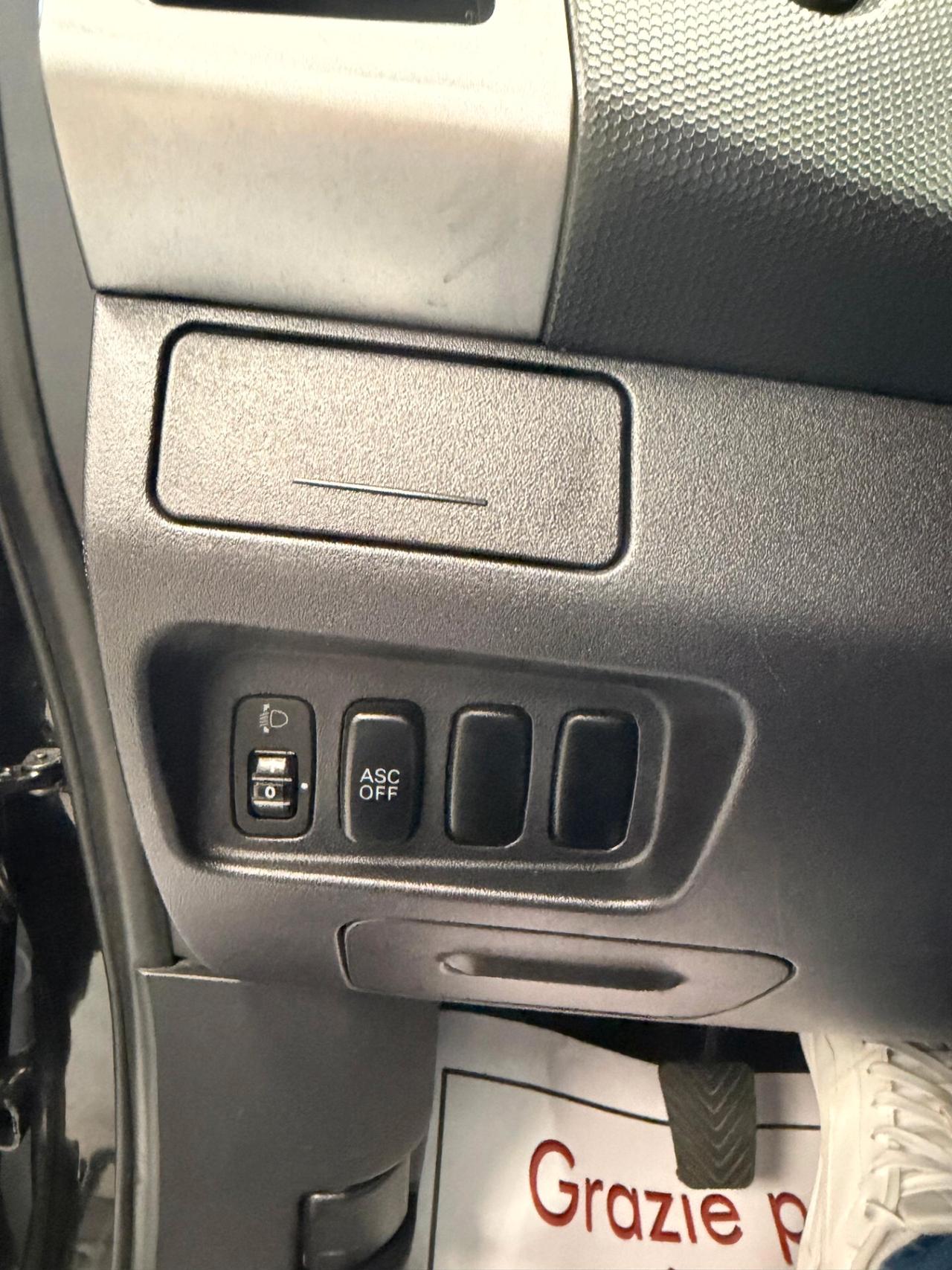 Mitsubishi Outlander 2.0 DI-D Instyle 7 p.ti DPF