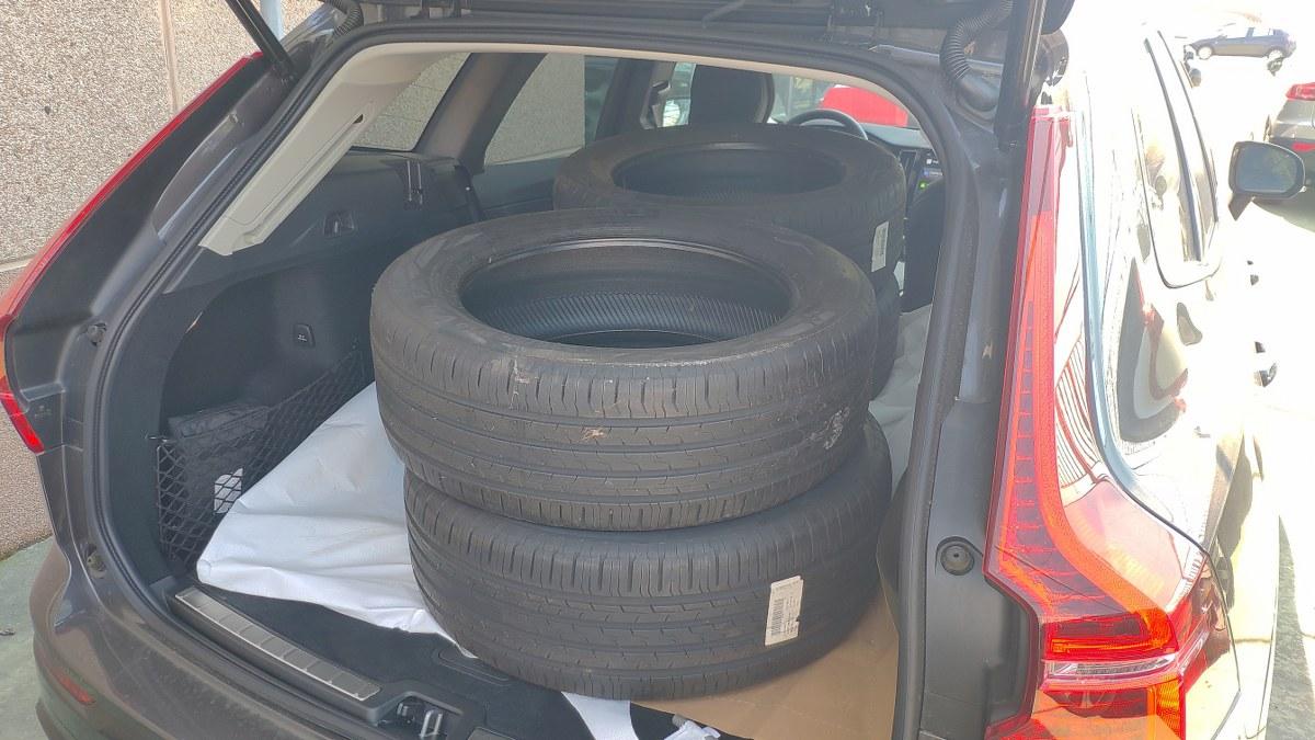 VOLVO Xc60 B4 Mild Hybrid (D) Automatico Plus Dark