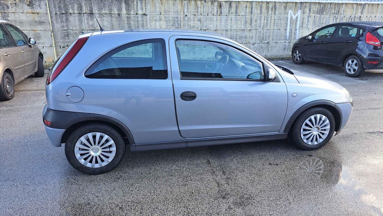 Opel Corsa 1.0i 12V Edition