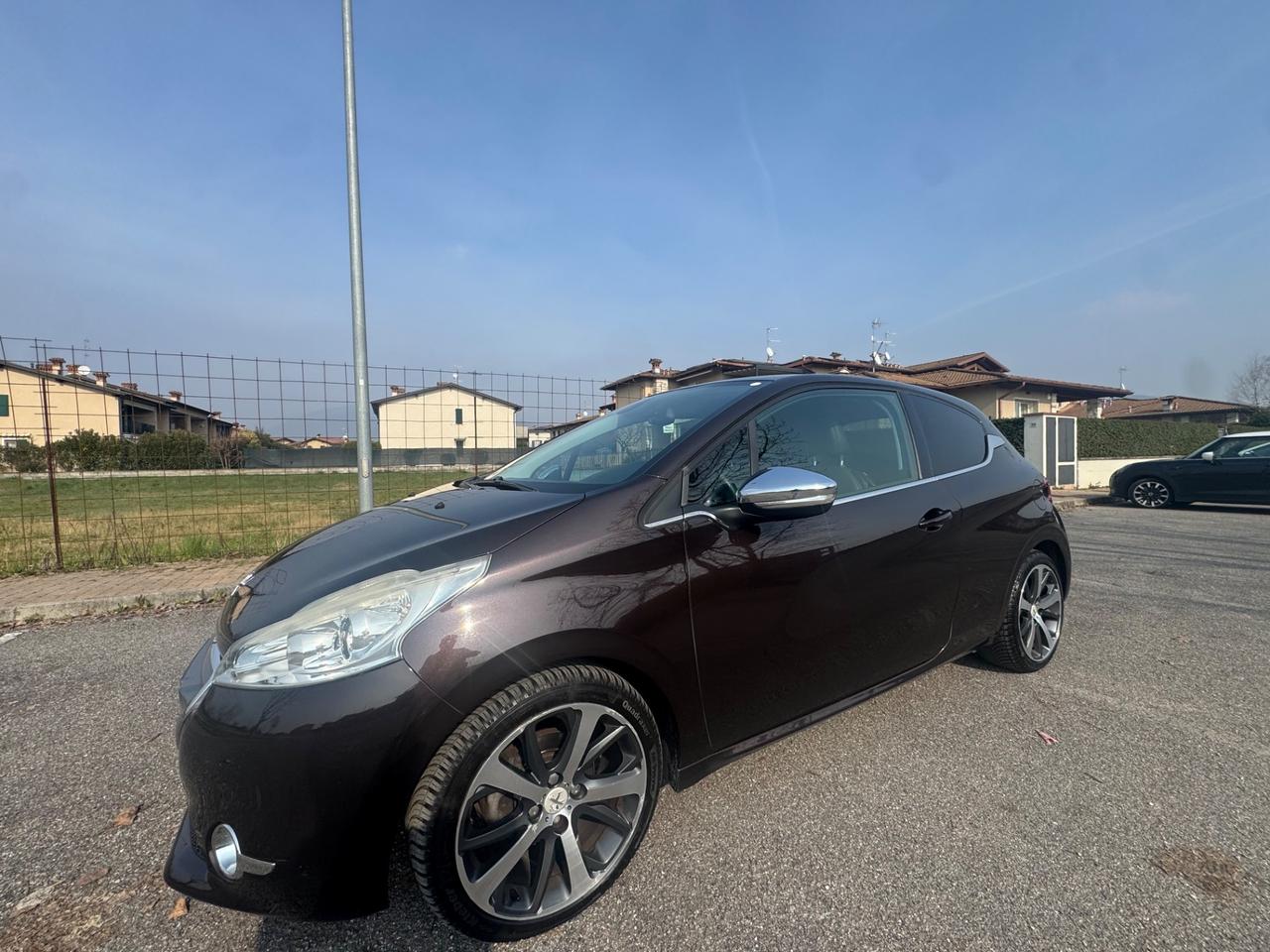 Peugeot 208 1.4 HDi 68 CV 3 porte Allure