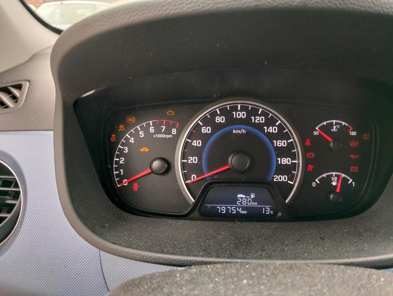 Hyundai i10 1.0 MPI Comfort 2015 "Motore Rotto"