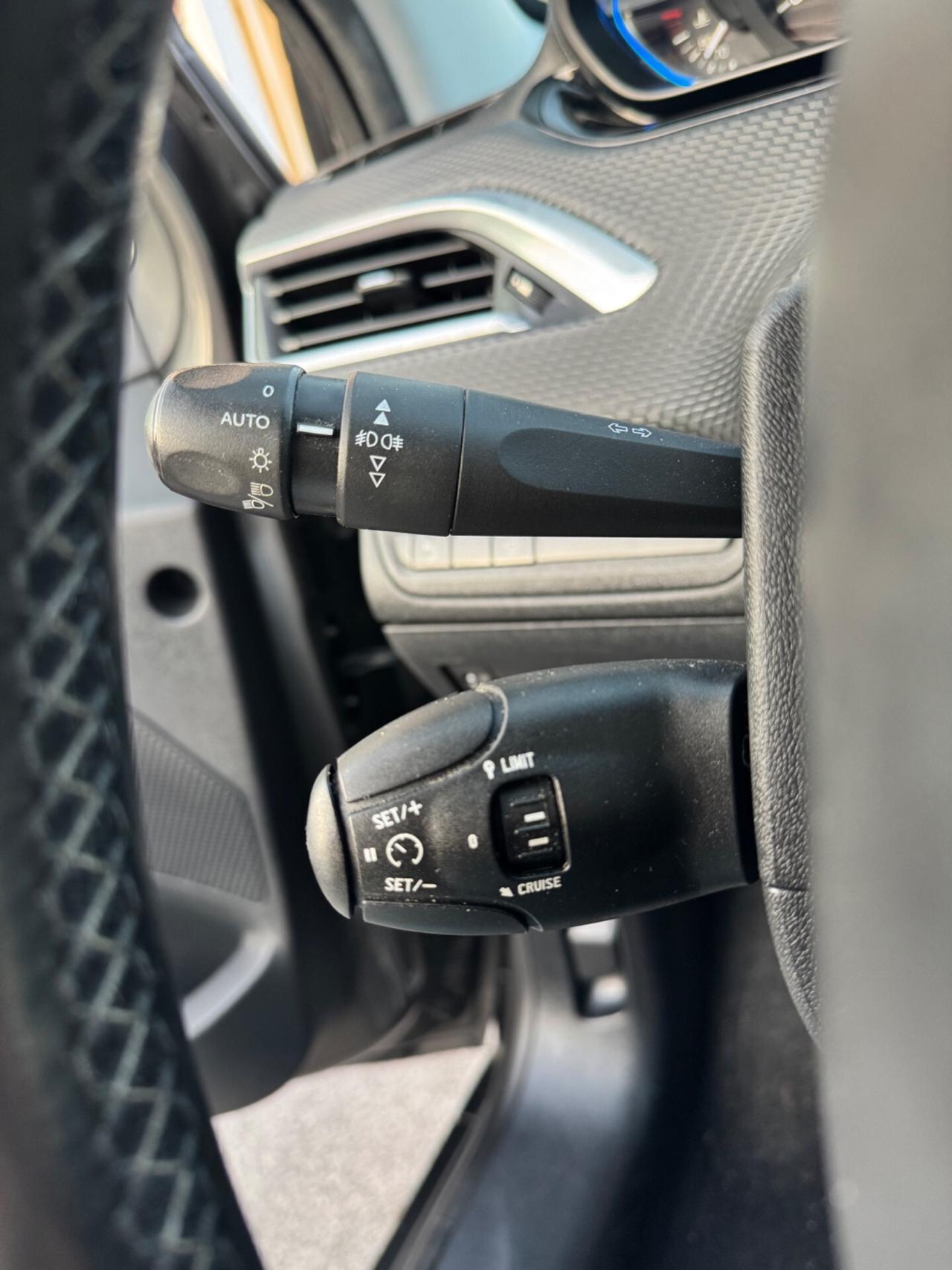Peugeot 2008 PureTech Turbo 110 S&S Black Matt