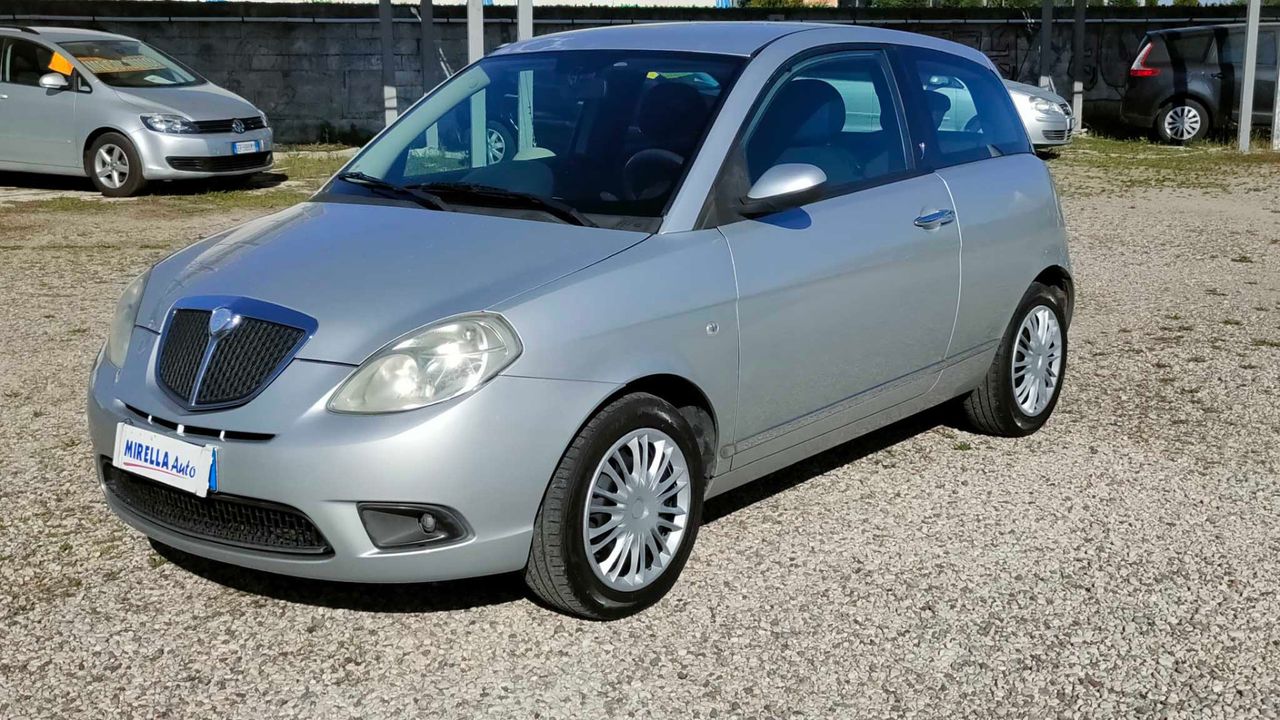 Lancia Ypsilon 1.2 Argento