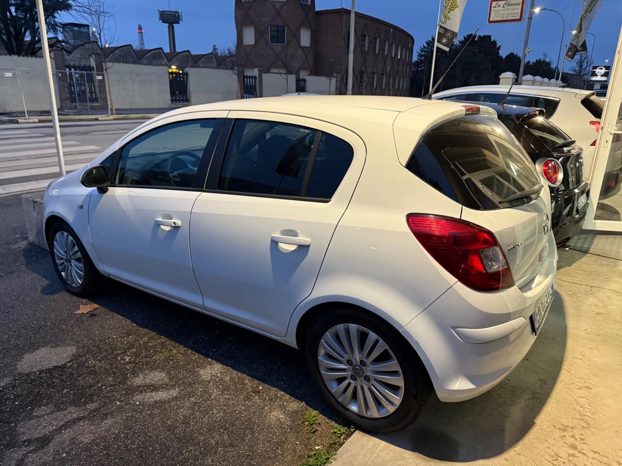 Opel Corsa 1.2 5 porte Cosmo