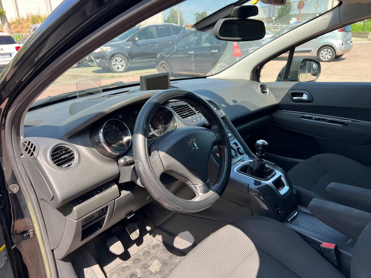 Peugeot 5008 1.6 HDi 112CV Allure