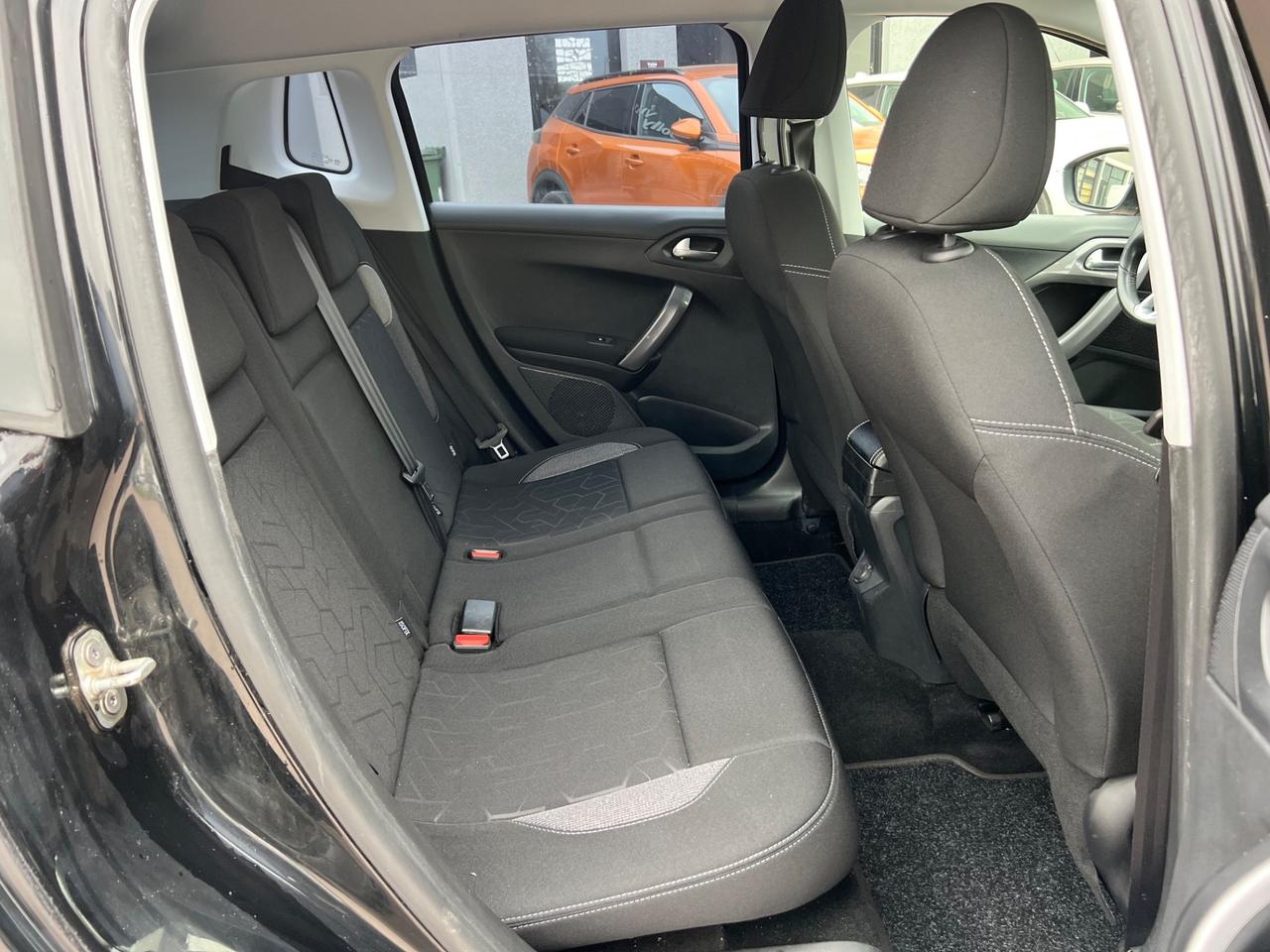 Peugeot 2008 BlueHDi 100 Allure