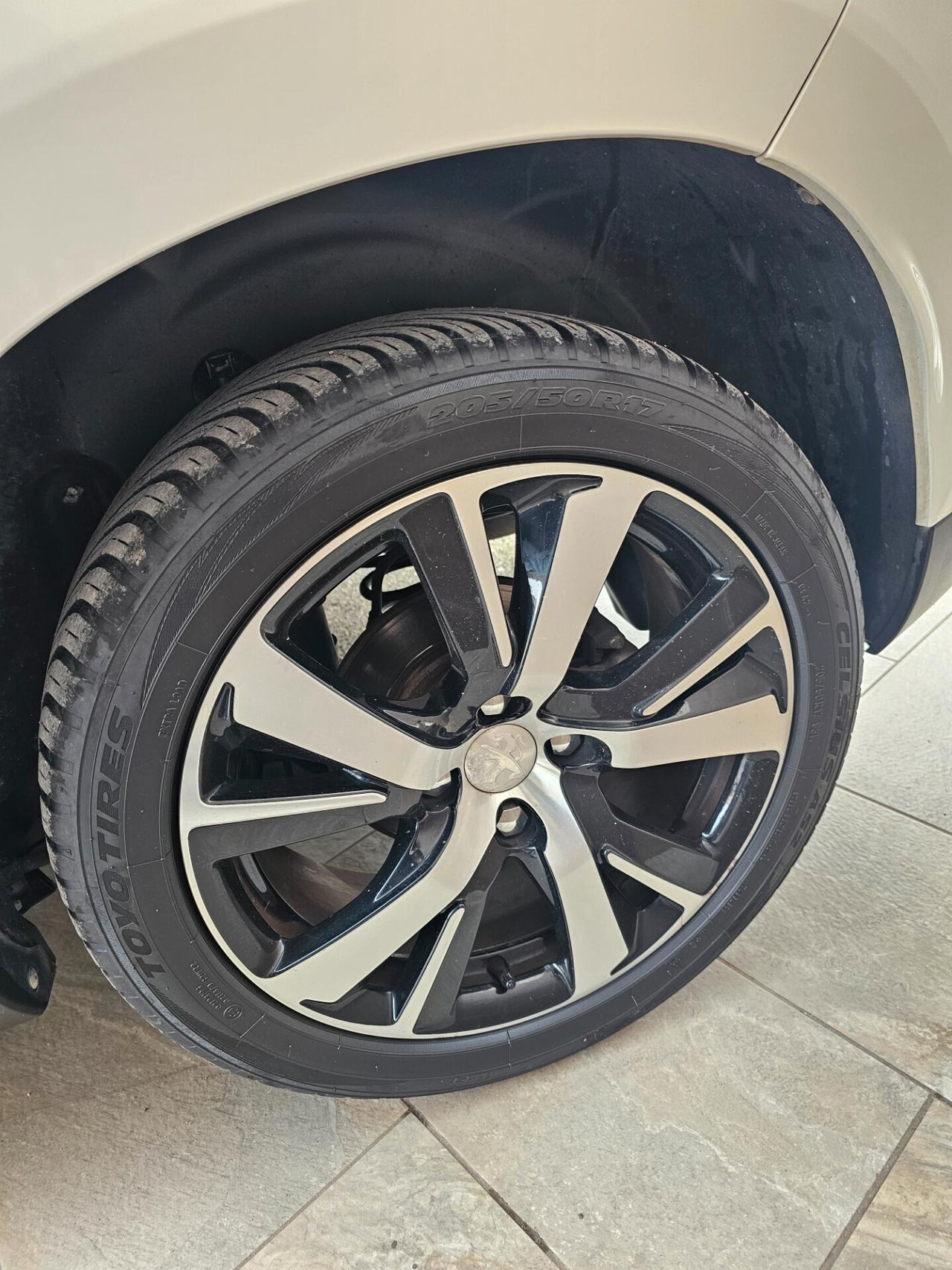 Peugeot 2008 1.6 e-HDi 92 CV Stop&Start Allure