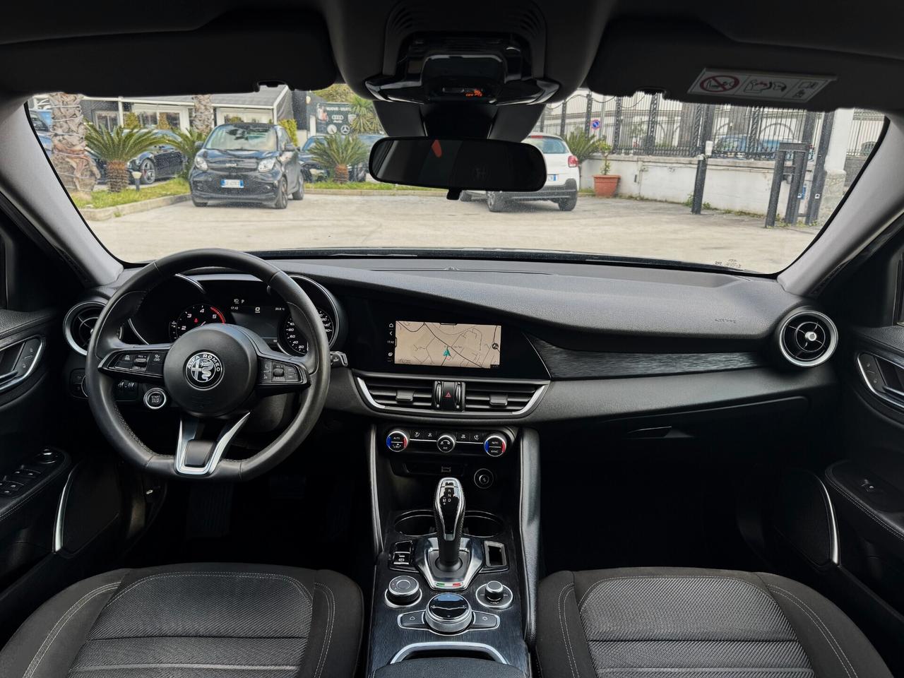 Alfa Romeo Giulia 2.2 T Business 136CV AT8 LED CAR PLAY