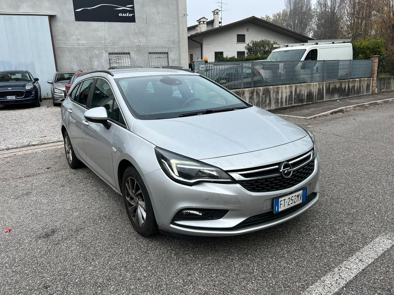 Opel Astra 1.6 CDTi 136CV aut. Sports Tourer Innovation